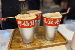 過氣的餐飲小吃品牌，通過設計策劃一年連開3000家，半仙豆夫如何做到的？